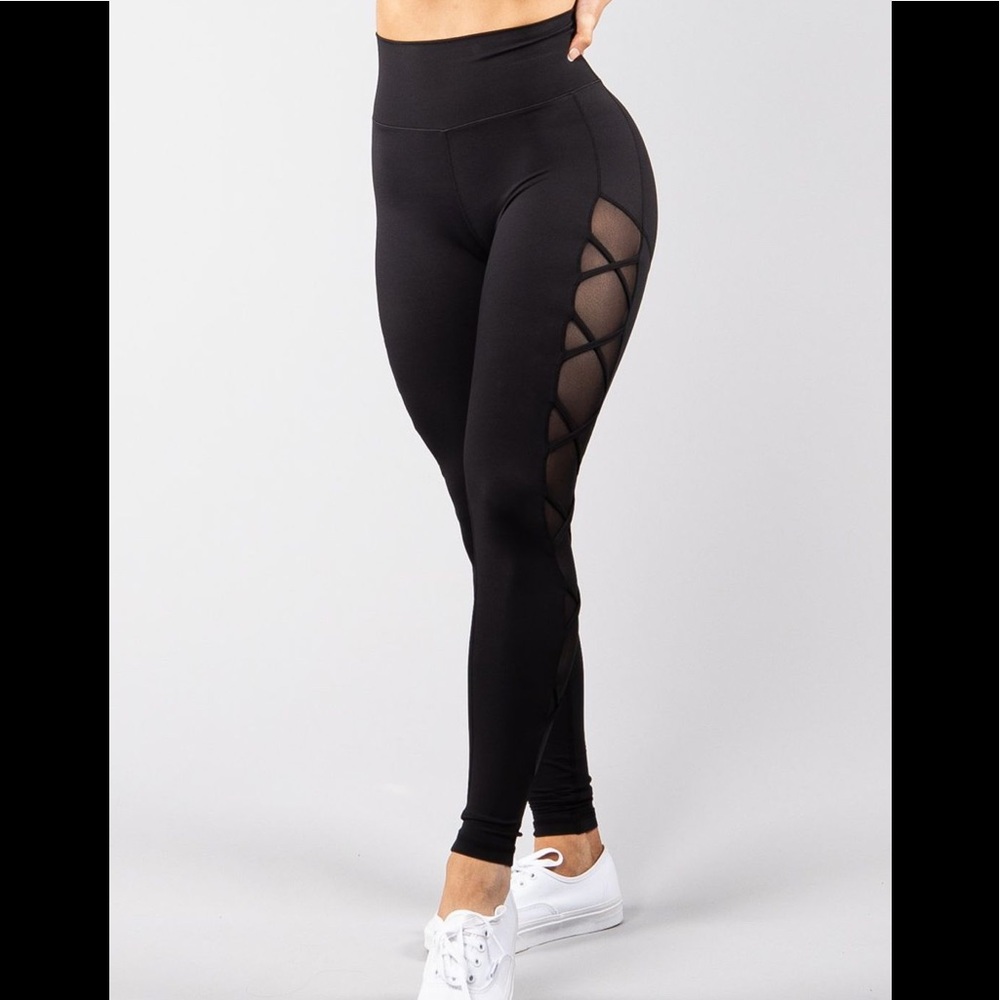 Buff Bunny Cross My Heart Leggings